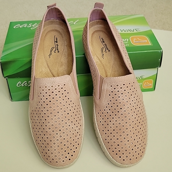 New Reduction "Fresh" by Easy Street EUC - Picture 5 of 14